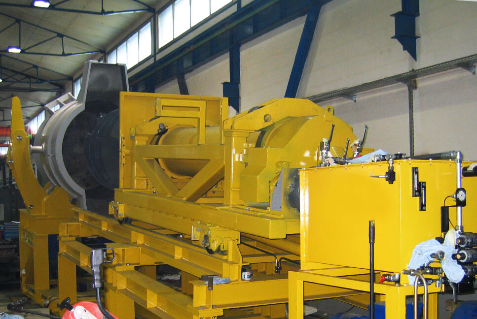 Ladle cleaning machine support structure